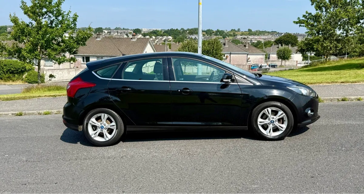 14 Ford Focus Zetec 1.6TDC 6 Spd NCT & Taxed 11/26 - Image 2