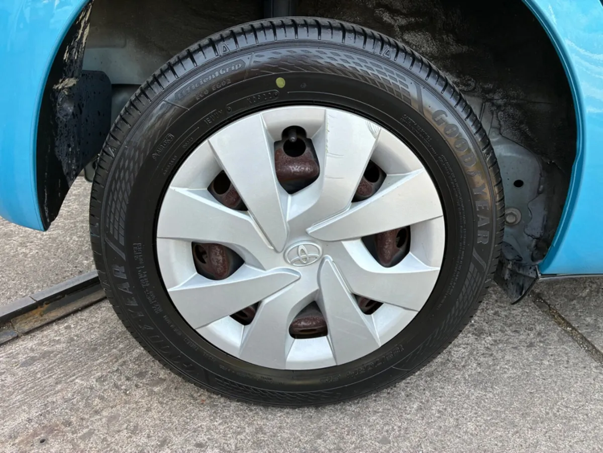 Toyota Vitz 1.0i PETROL AUTOMATIC - Image 3