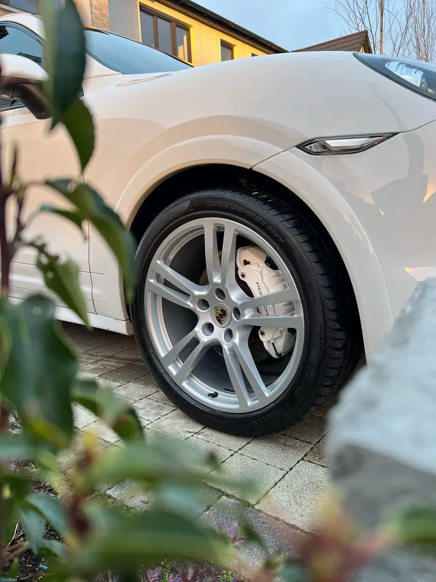 Porsche Cayenne 958.1 *HIGHEST SPEC FOR SALE* - Image 6