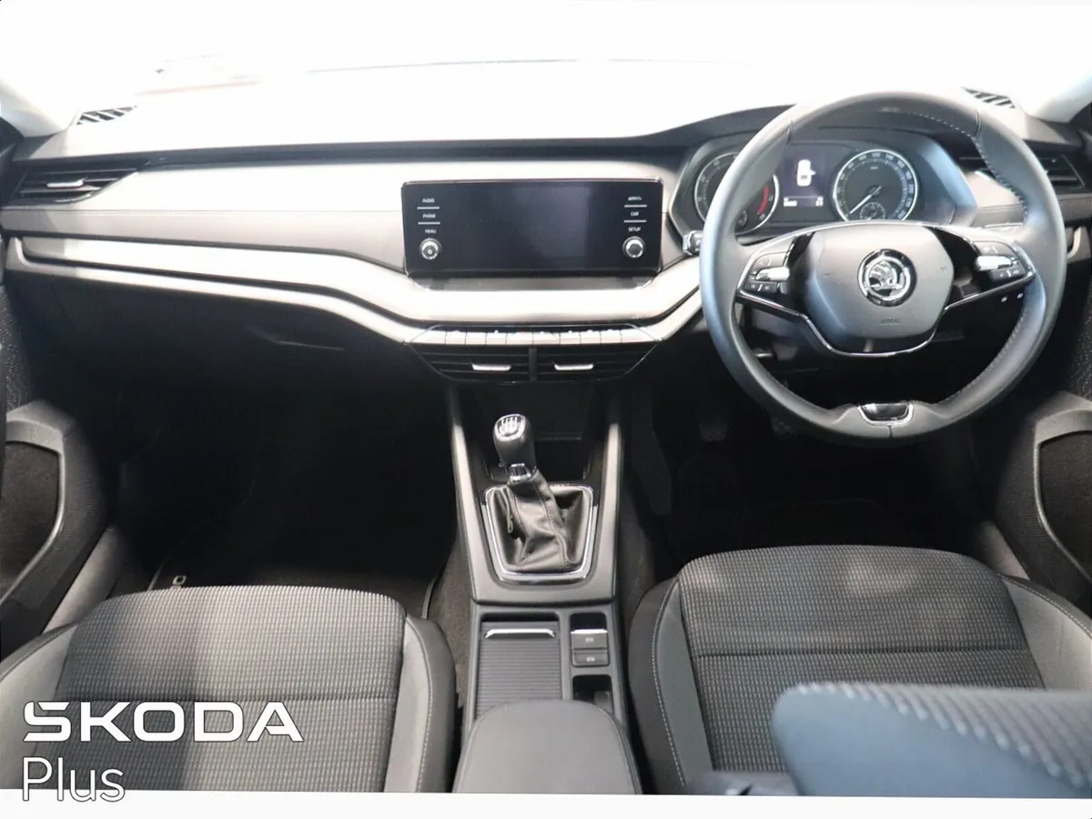Skoda   OCTAVIA AMB ITION 1.0TSI 110HP - Image 2