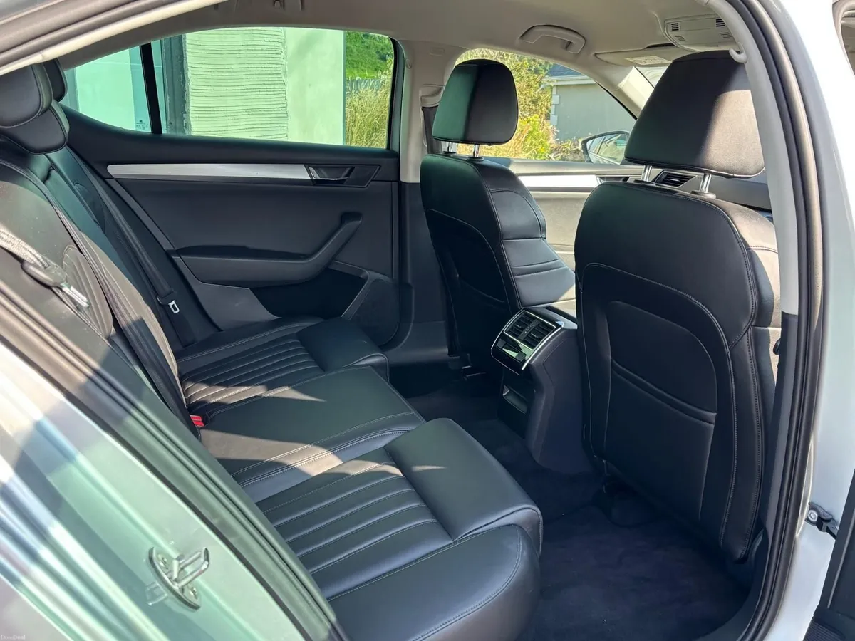 171 Skoda Superb 2.0 TDI SE L Executive (150 HP) - Image 1