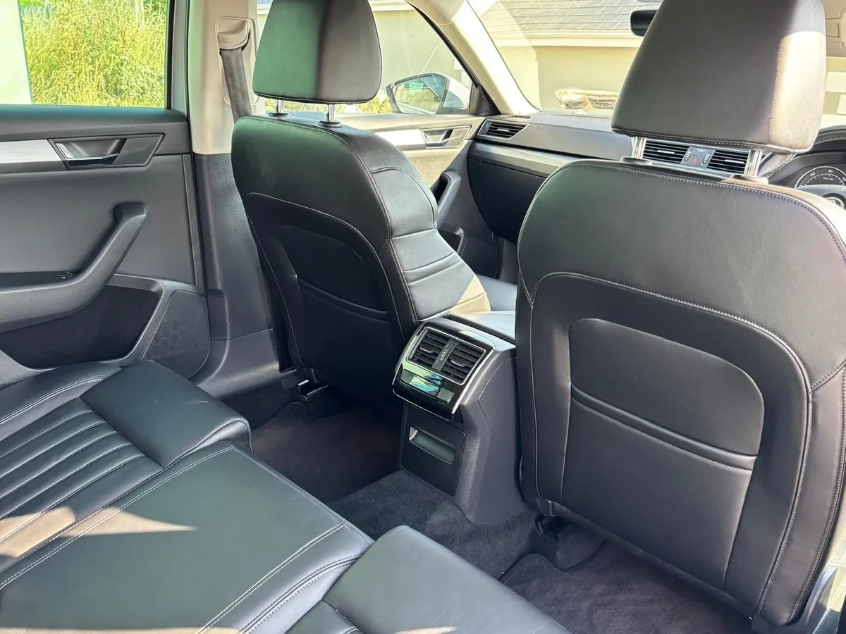 171 Skoda Superb 2.0 TDI SE L Executive (150 HP) - Image 4