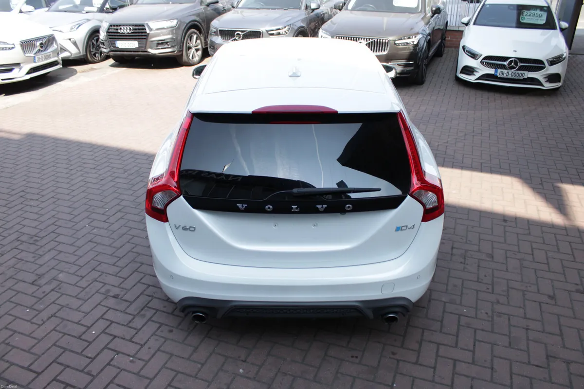 2016 VOLVO V60 D4 R-DESIGN 2.0 5DR ESTATE AUTO - Image 5