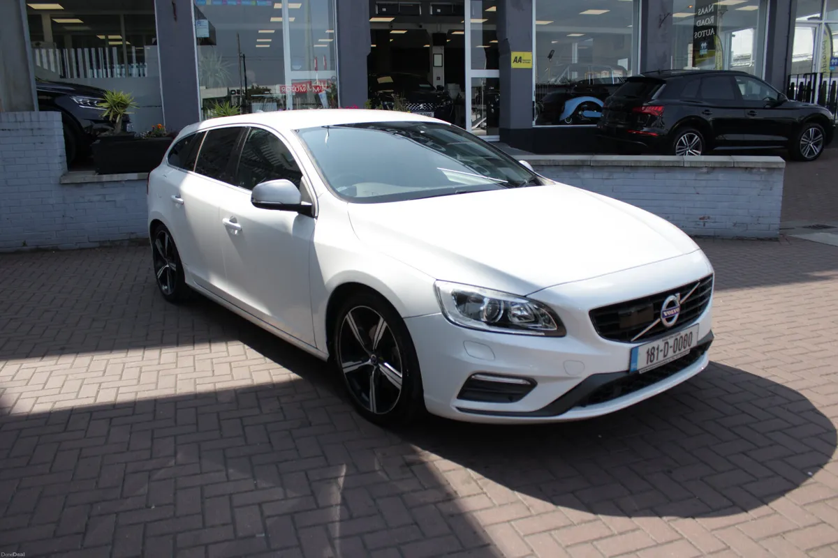 2018 VOLVO V60 D4 R-DESIGN 2.0 5DR ESTATE AUTO - Image 1