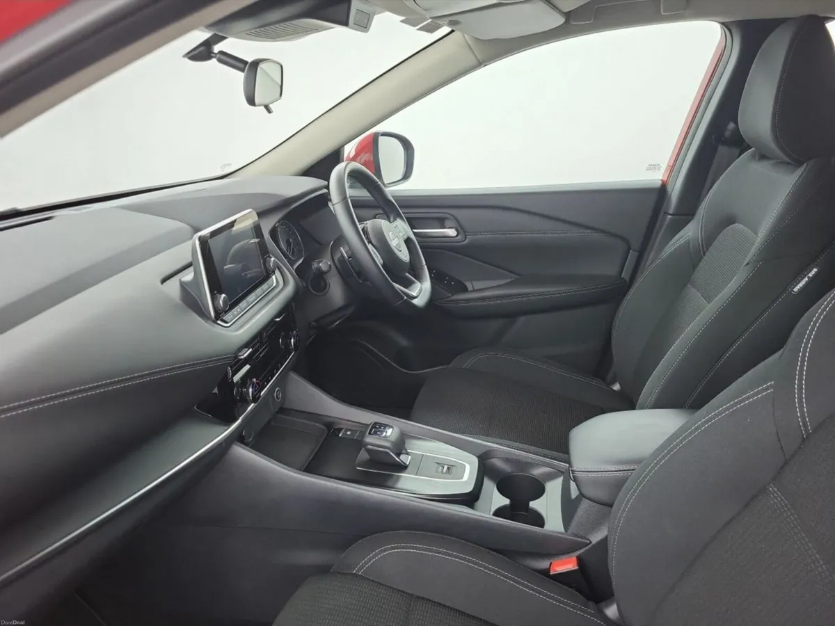 Nissan Qashqai 1.3 PET MILD HYBRID SV CVT - Image 4