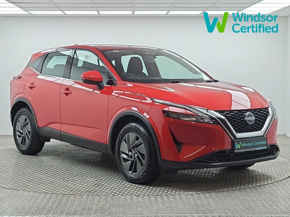 Nissan Qashqai 1.3 PET MILD HYBRID SV CVT - Image 1