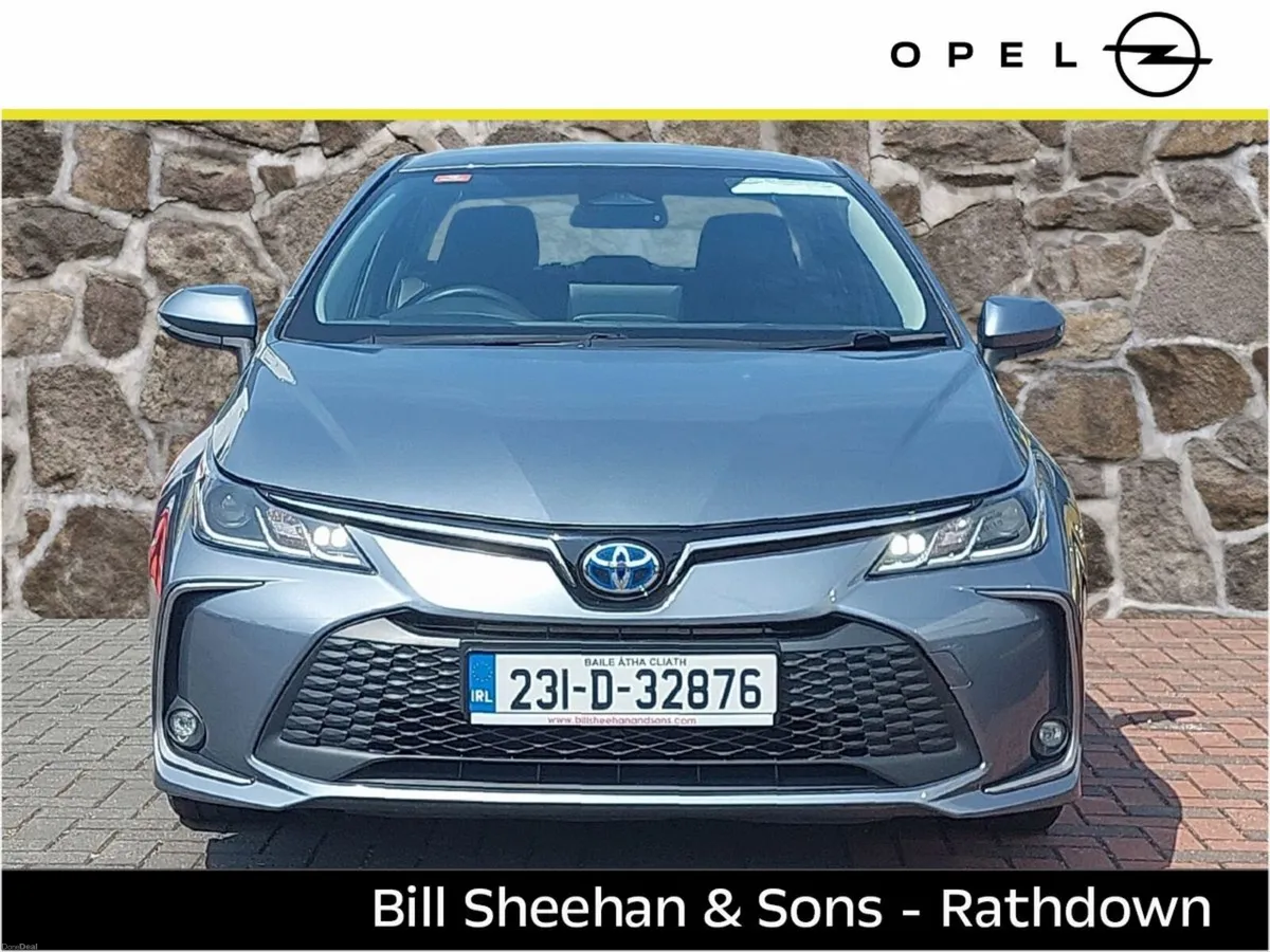 Toyota Corolla 1.8 Hybrid Luna Saloon - Image 2