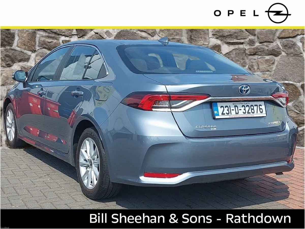 Toyota Corolla 1.8 Hybrid Luna Saloon - Image 4