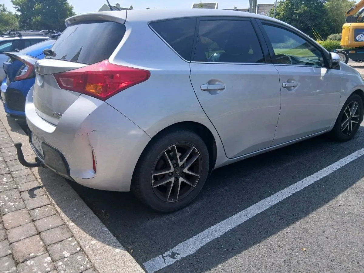 Toyota Auris 1.4 DIESEL D4D ICON+ (low mileage) - Image 3