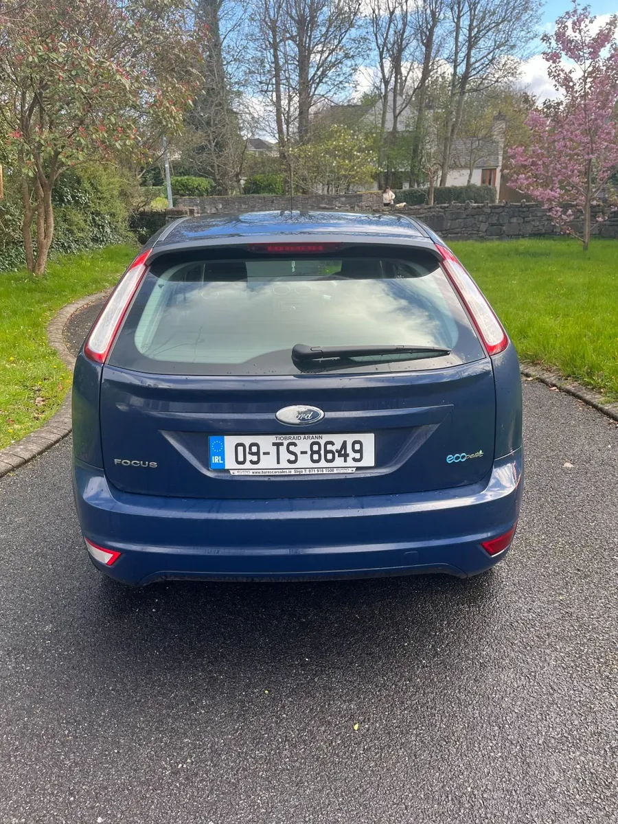Ford Focus 2009 - Image 2