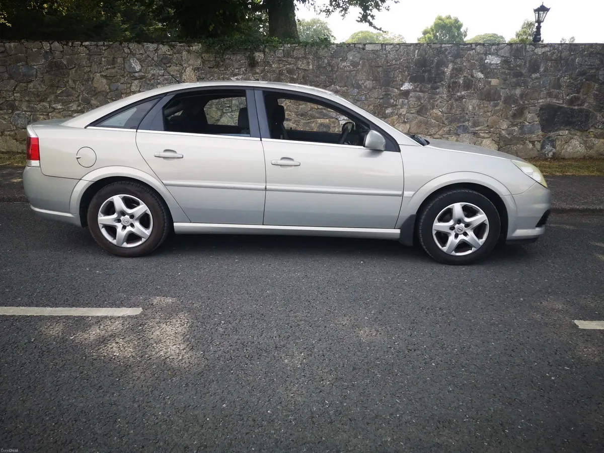 Opel Vectra 2010 - Image 1