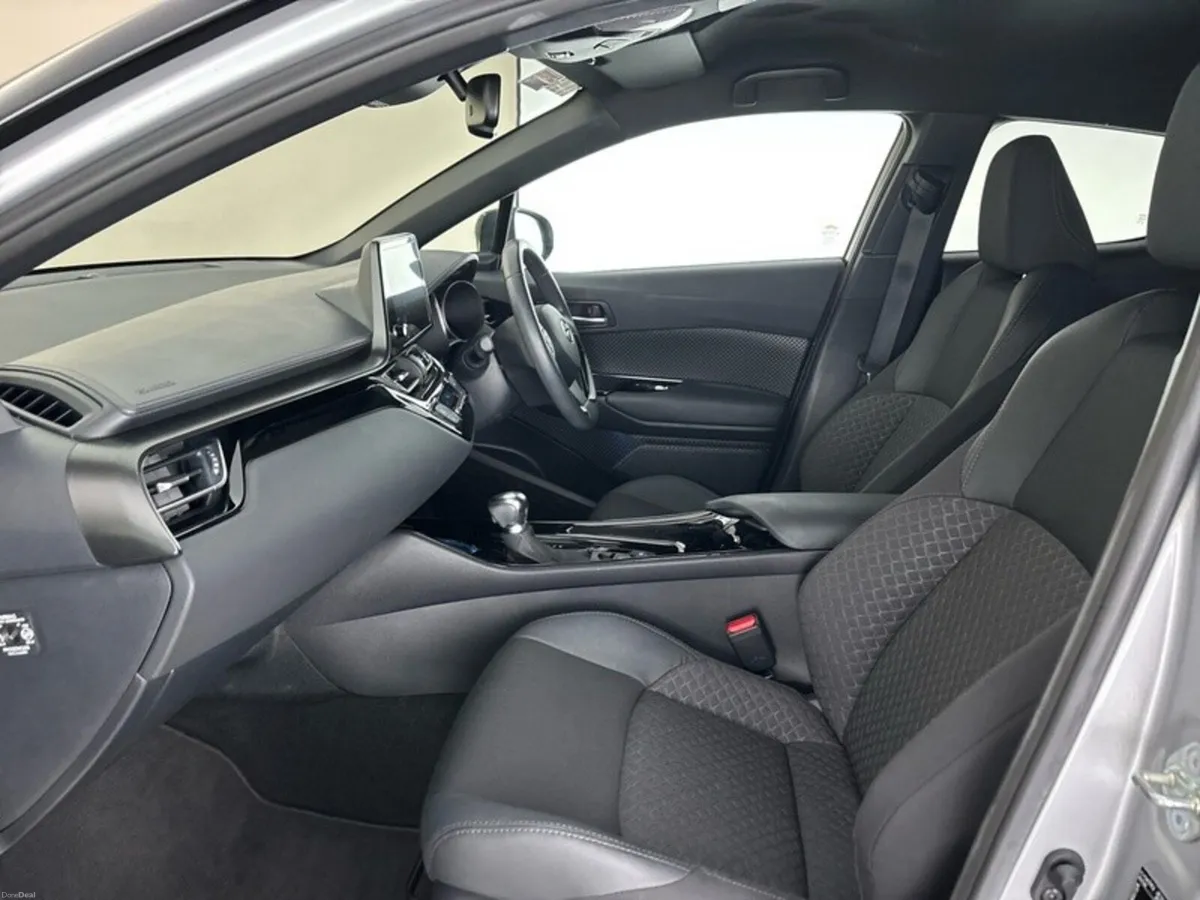 Toyota C-HR HYBRID SPORT BI-TONE - Image 6
