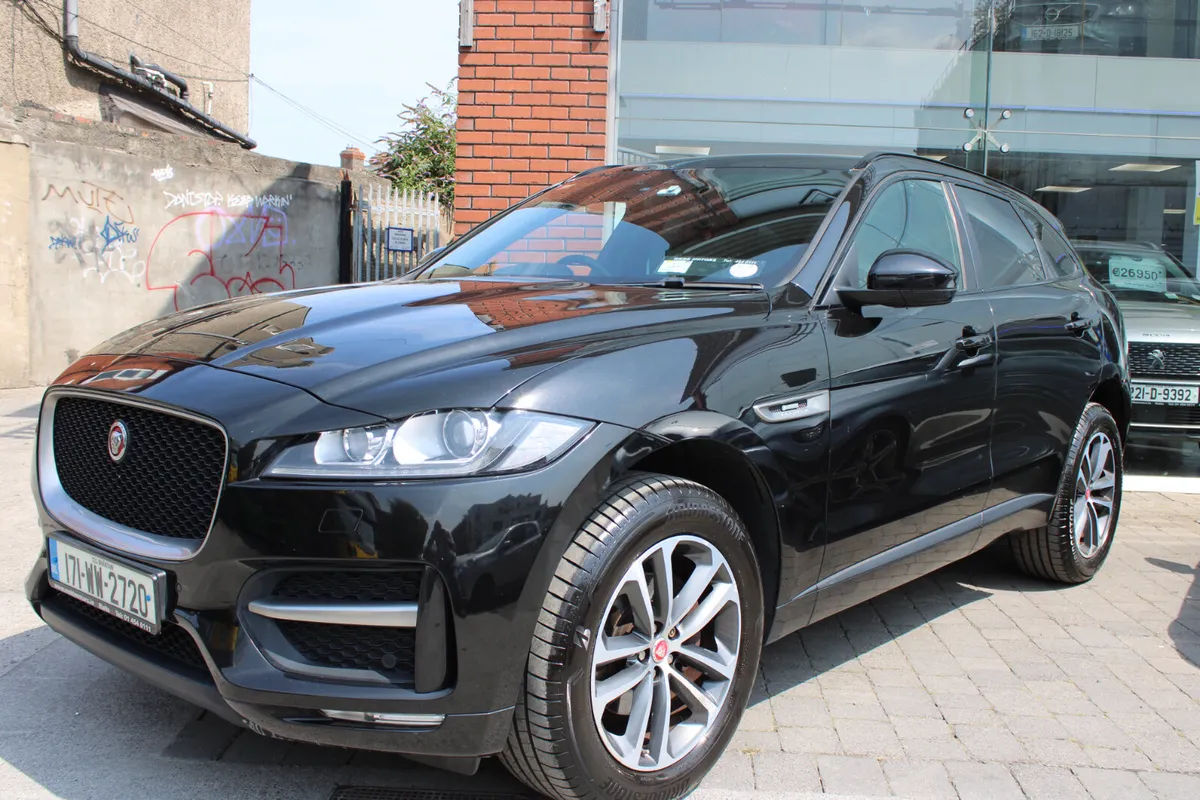 F-PACE - R-SPORT - 2.0L - 8SPD AUTOMATIC - AWD - Image 3