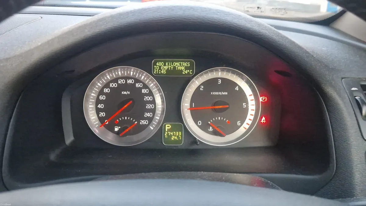 Volvo C70 2010 Convertible Diesel - Image 2