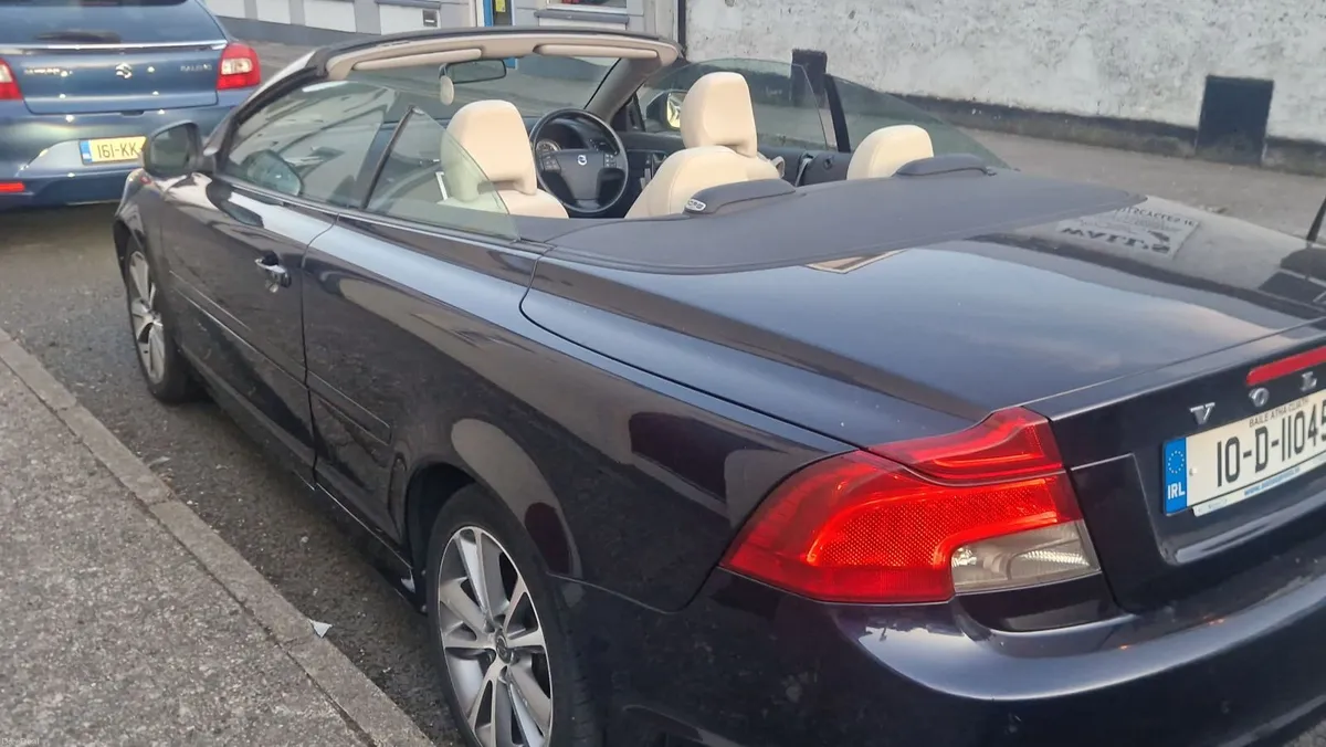 Volvo C70 2010 Convertible Diesel - Image 6
