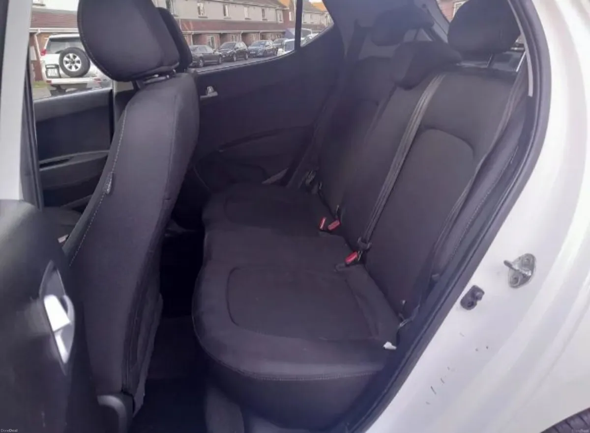 2017 Hyundai i10 1.0 nct 2/27 - Image 4