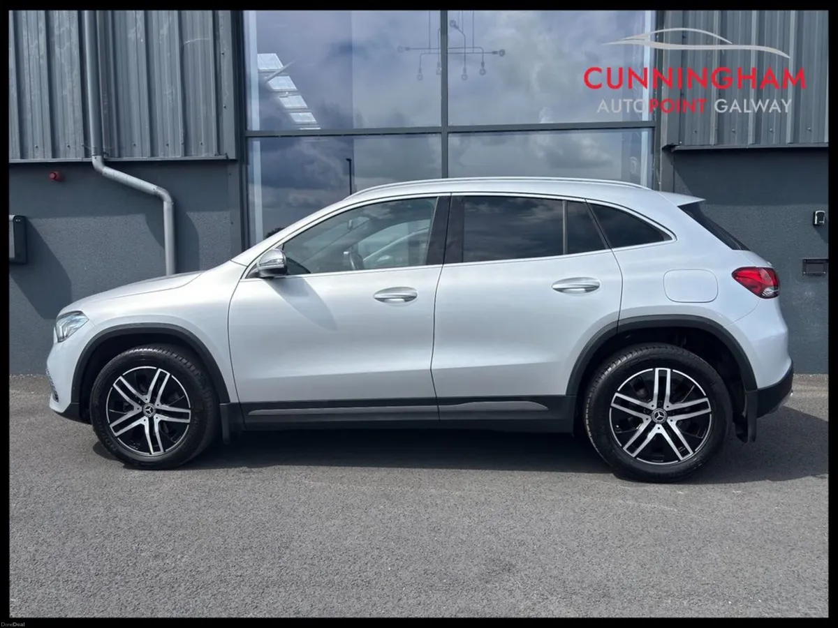 Mercedes-Benz GLA 180d Urban Auto - Image 3