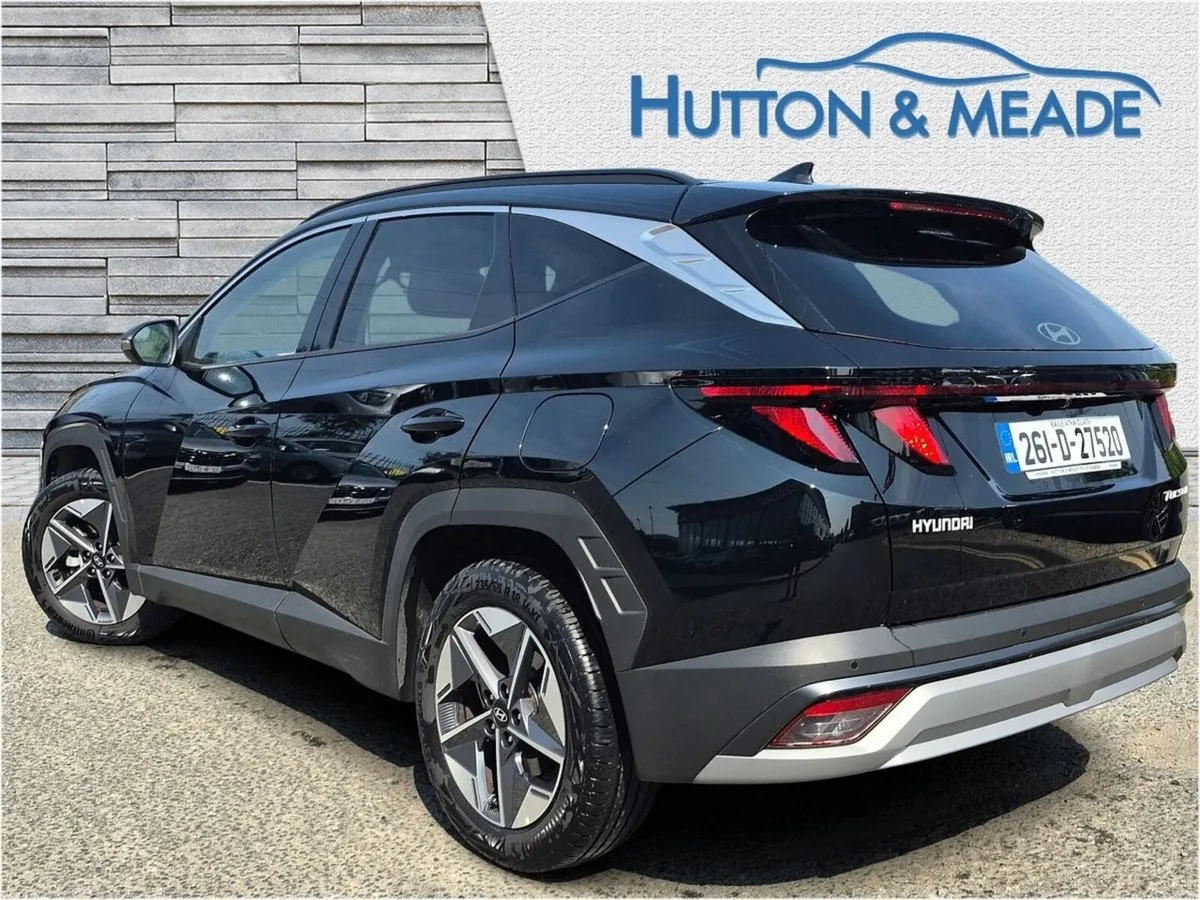 Hyundai Tucson Executive 1.6 Diesel 5dr - Image 2
