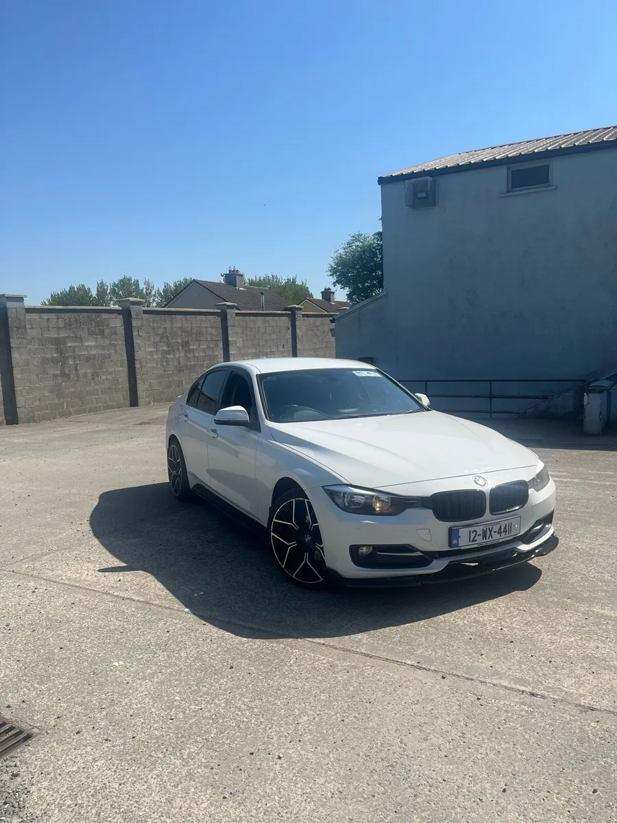 BMW f30 sport twin turbo 2012 - Image 2