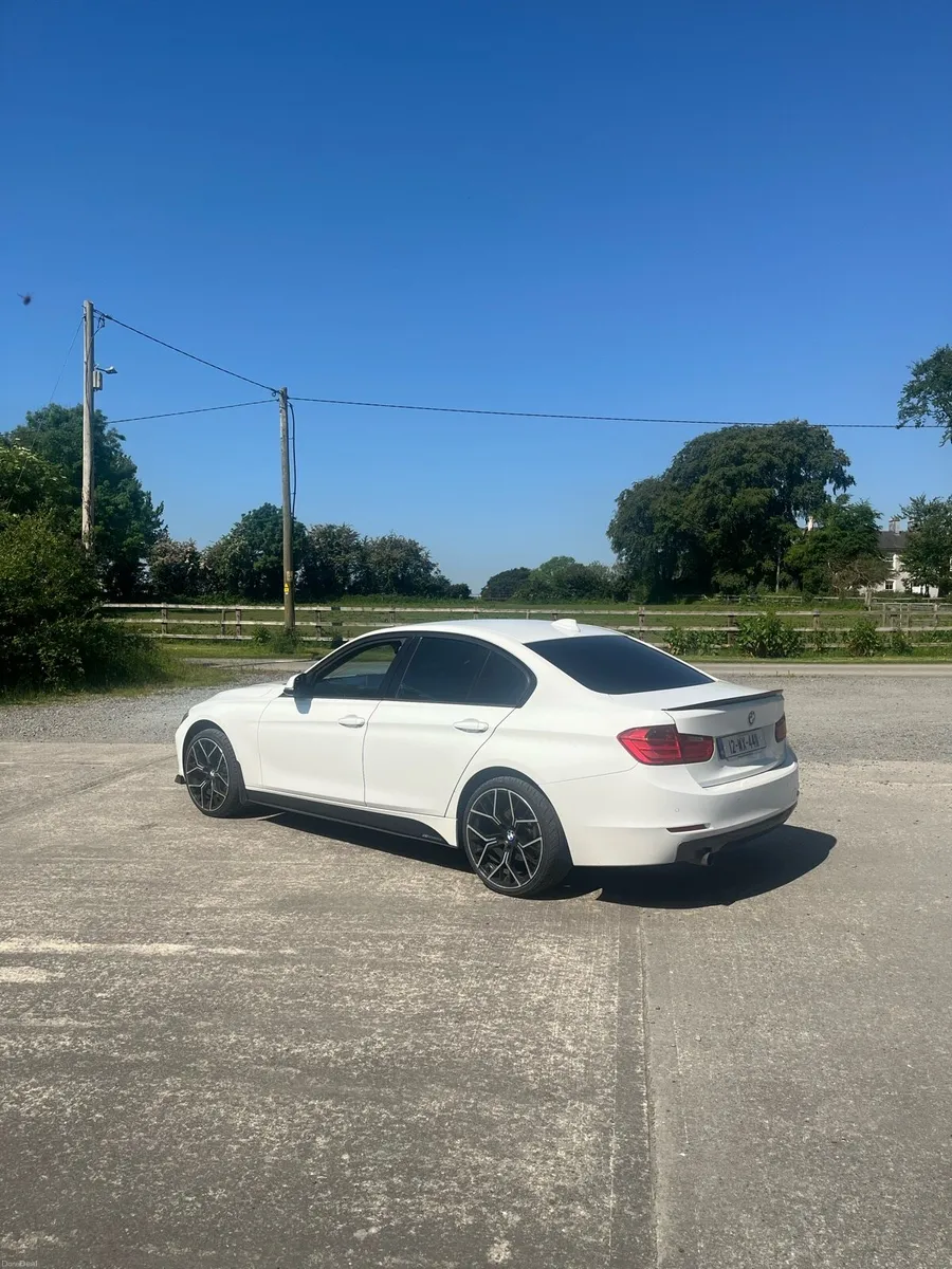 BMW f30 sport twin turbo 2012 - Image 4