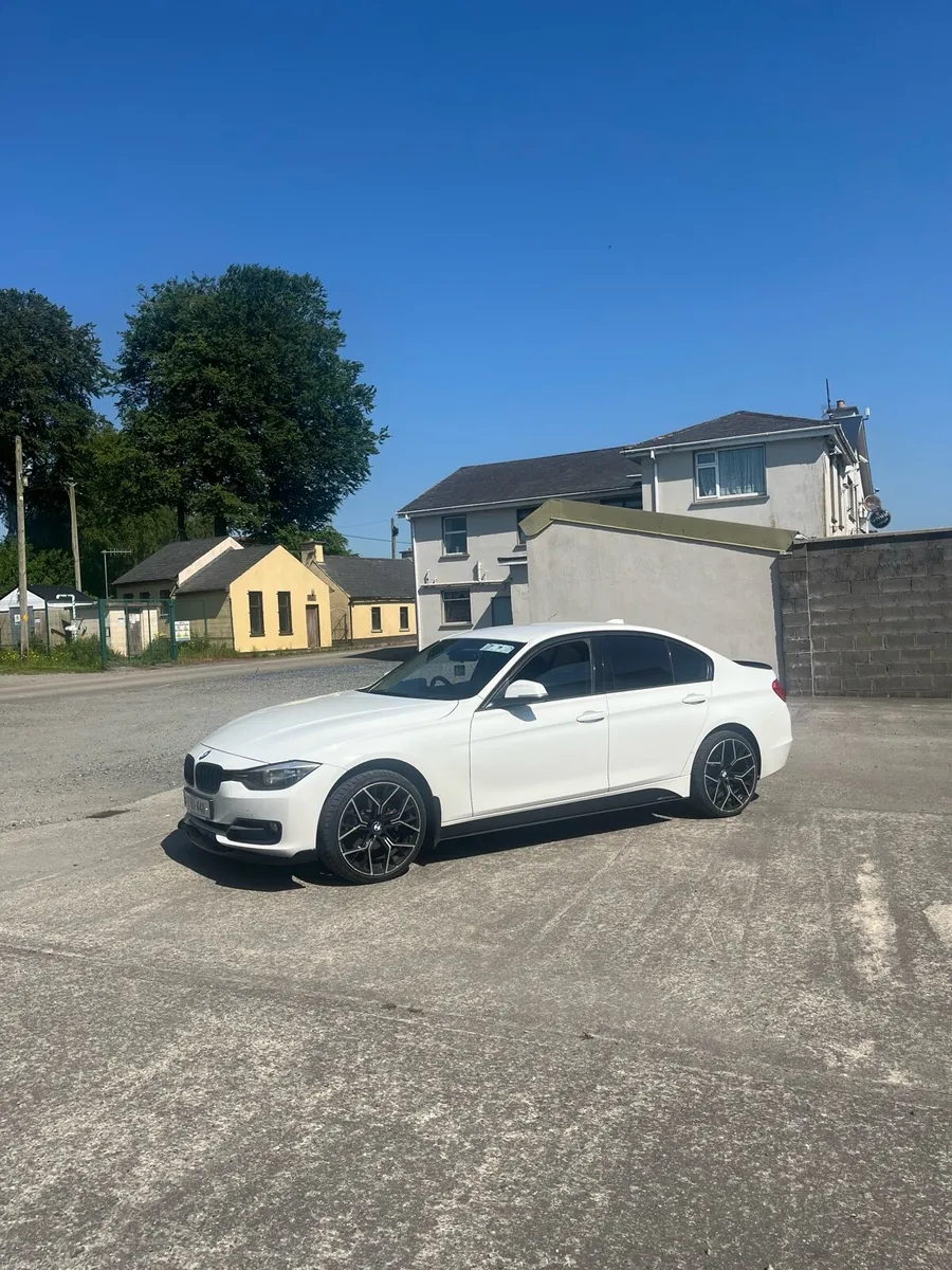 BMW f30 sport twin turbo 2012 - Image 1