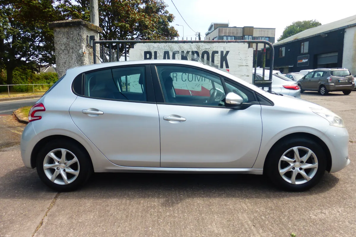 Peugeot 208 2014 - Image 6