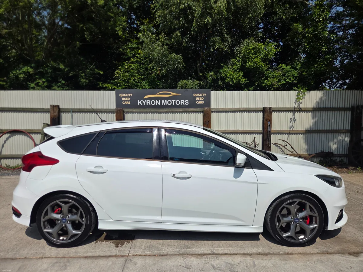 2017 Ford Focus ST-2 2.0 TDCi 180PS | FSH | 2 Owne - Image 3