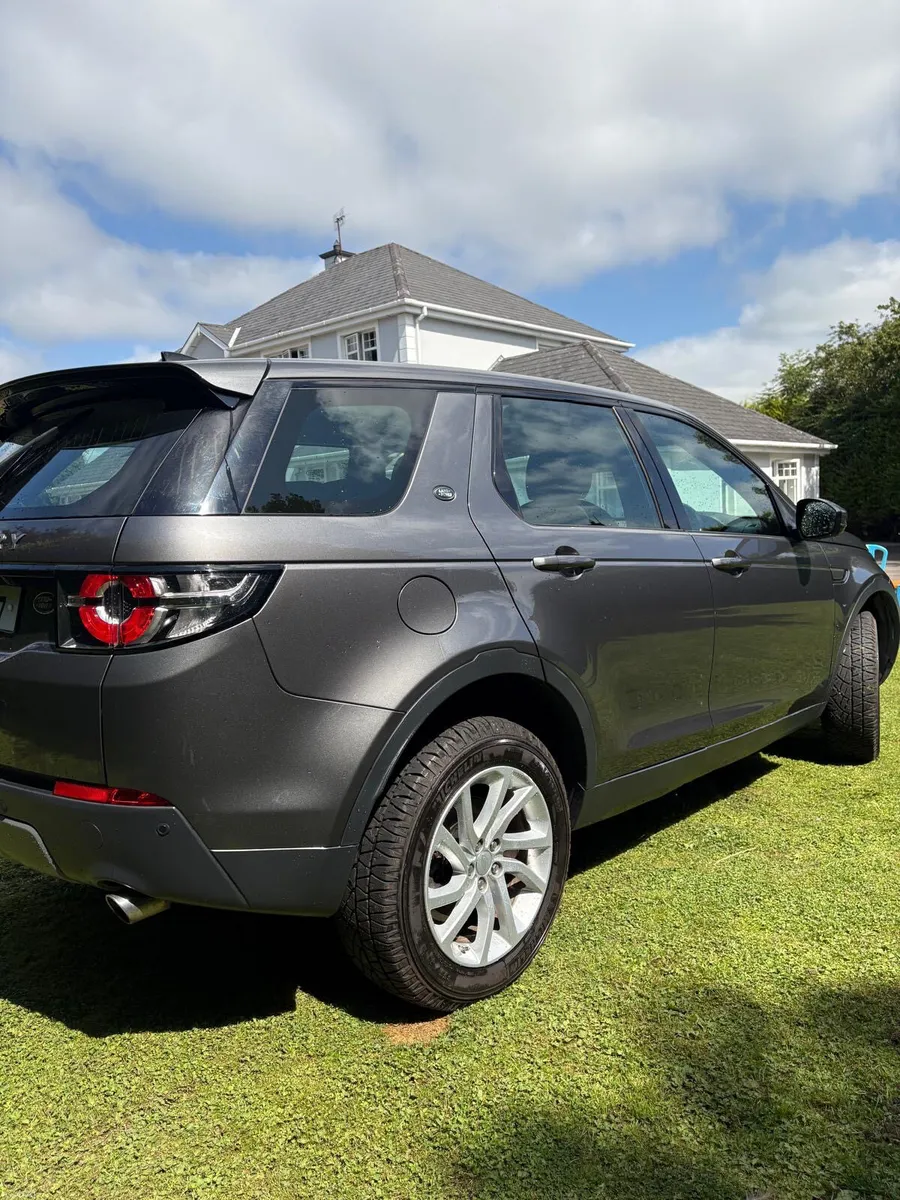Land Rover Discovery Sport 2020 - Image 5