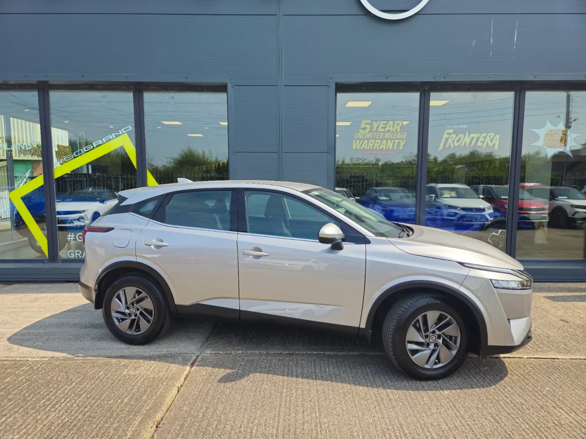 Nissan Qashqai 1.3 PET MILD HYBRID SV - Image 4