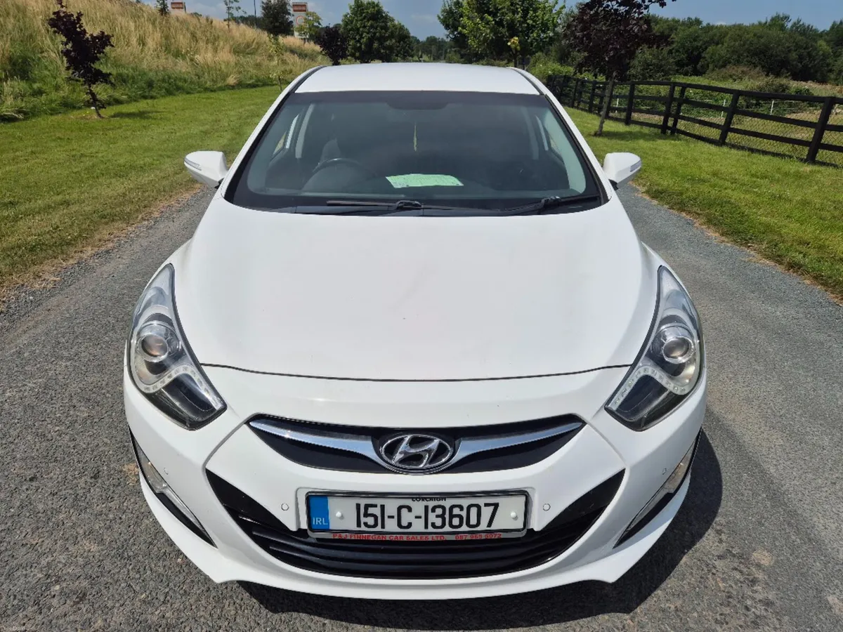 2015 (151) Hyundai i40 1.7 CRDI STYLE B/DR 115PS - Image 2