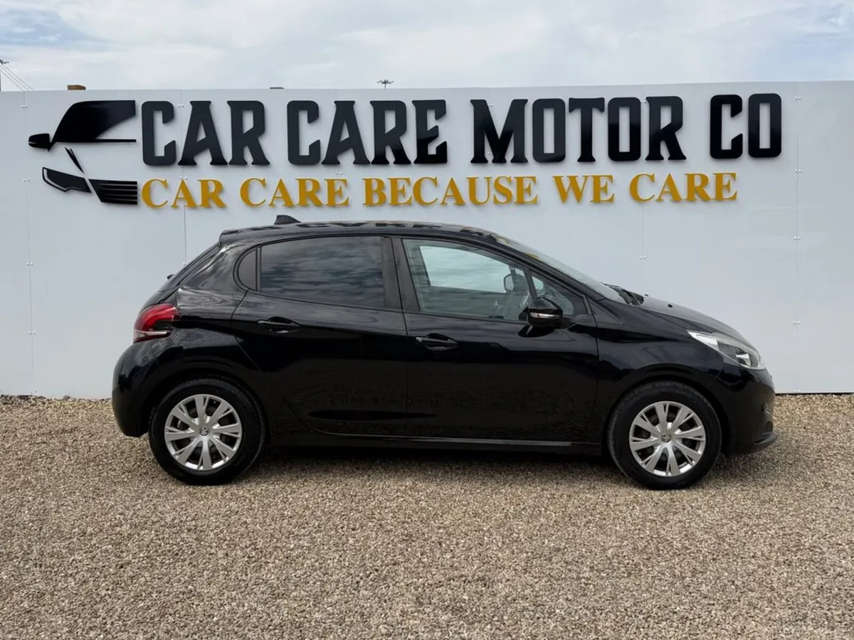 Peugeot 208 2017 208 1.2 Automatic - Image 2