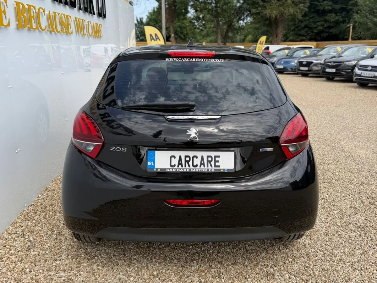 Peugeot 208 2017 208 1.2 Automatic - Image 5
