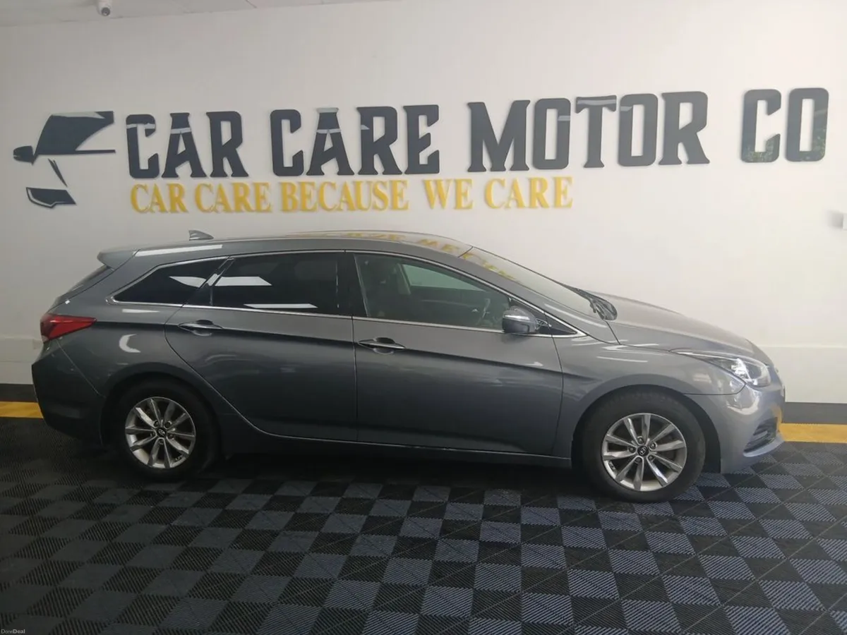 Hyundai i40 1.7 Crdi SE NAV Bl/dr 141 5DR - Image 1