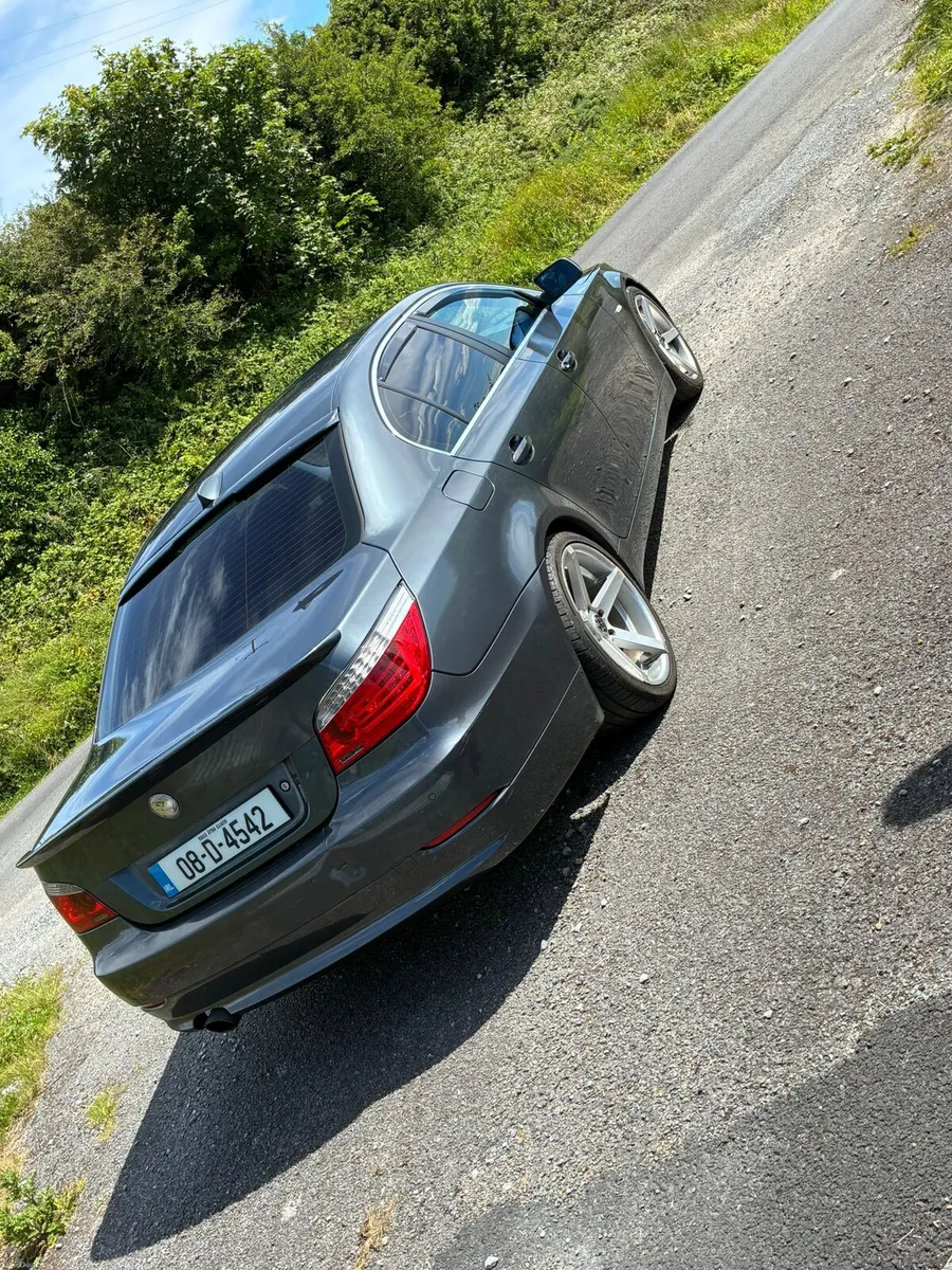 BMW 520d - Image 1