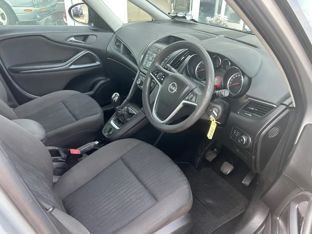 Opel Zafira 2015 - Image 4