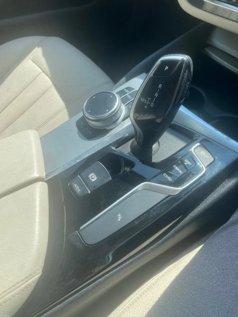 BMW 5-Series 2019 - Image 4