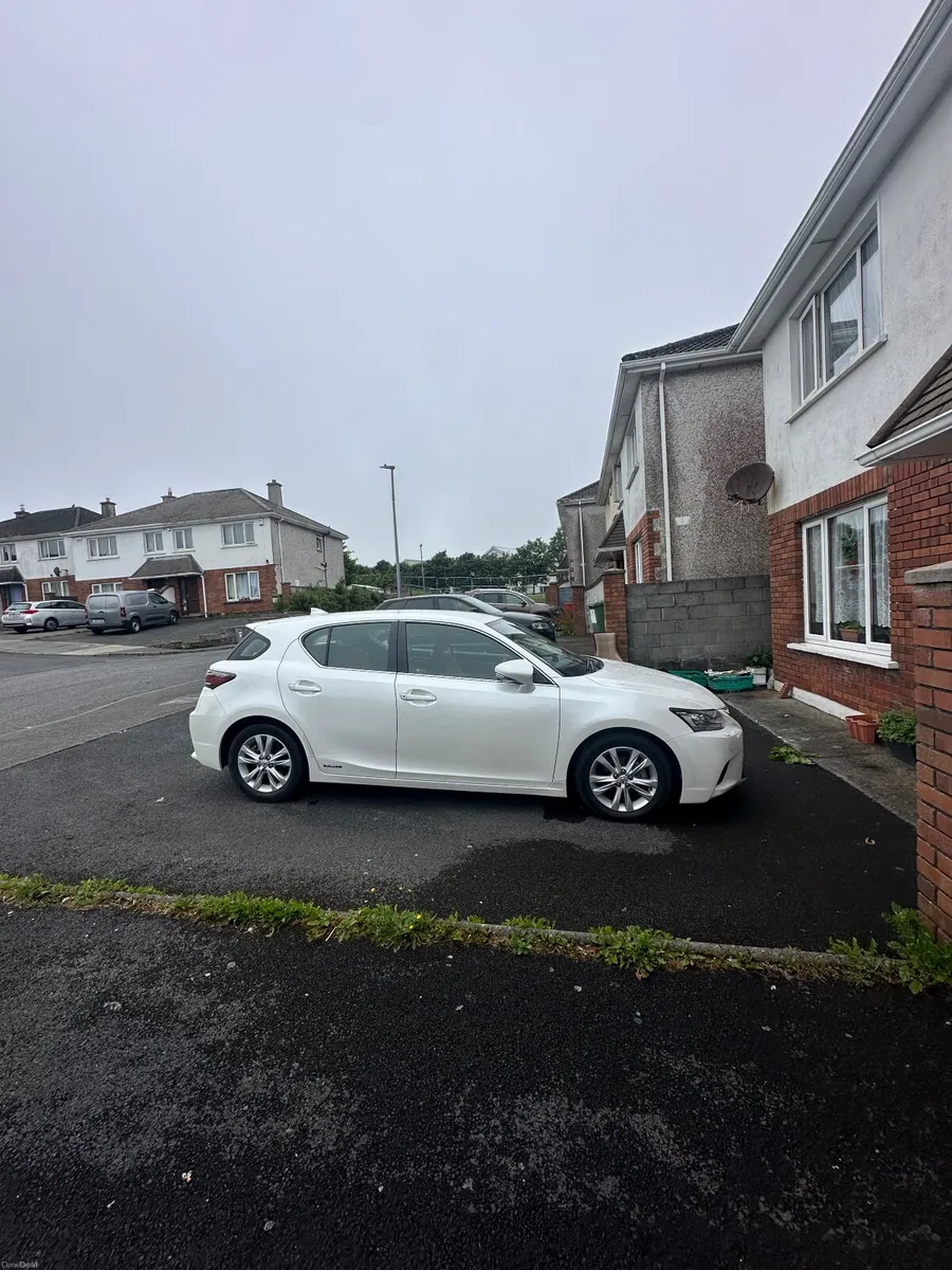 *Cheapest low km* Lexus CT200H 2015 - Image 4