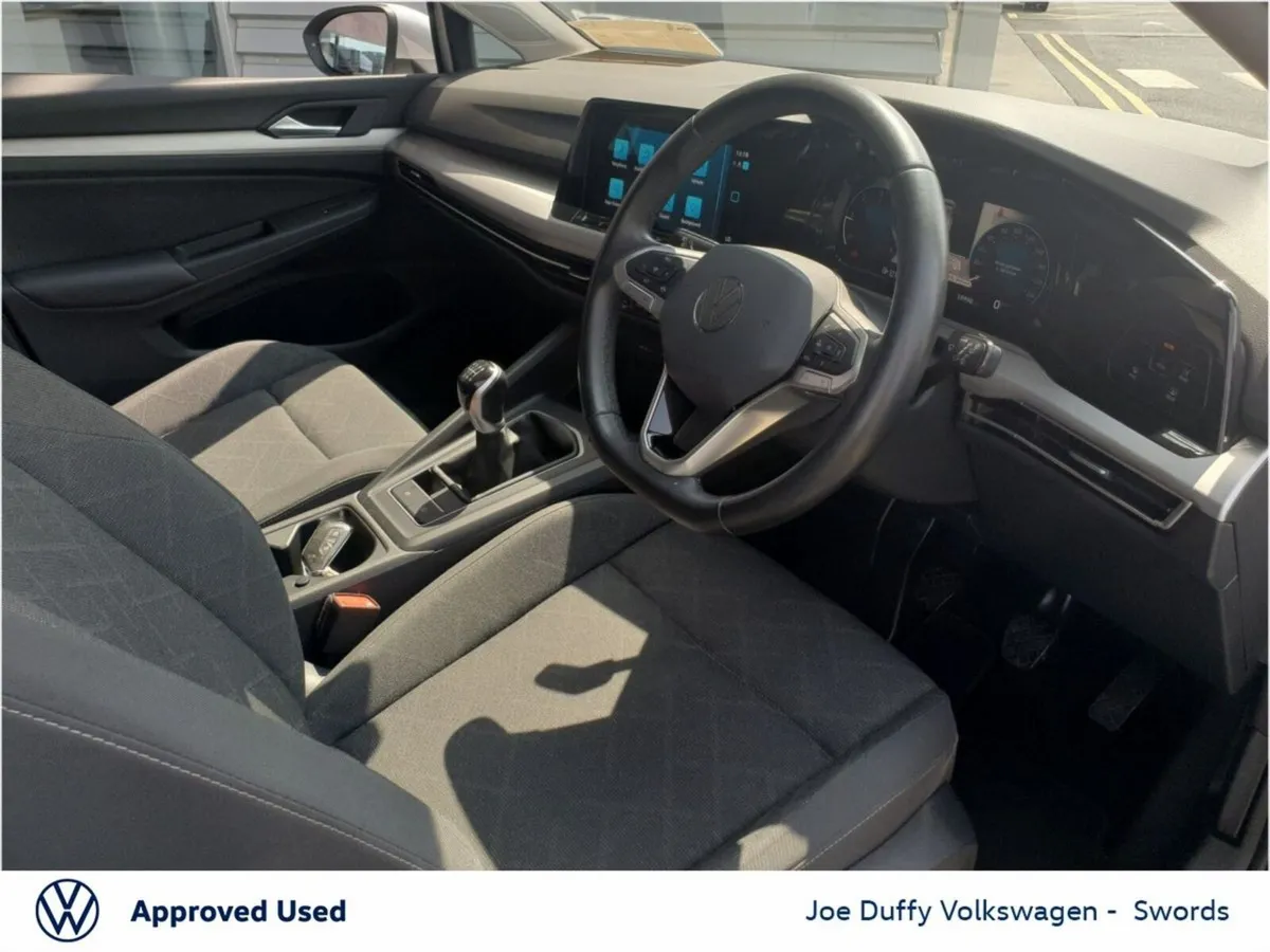 Volkswagen Golf 2.0 TDI 115HP Life - Image 5
