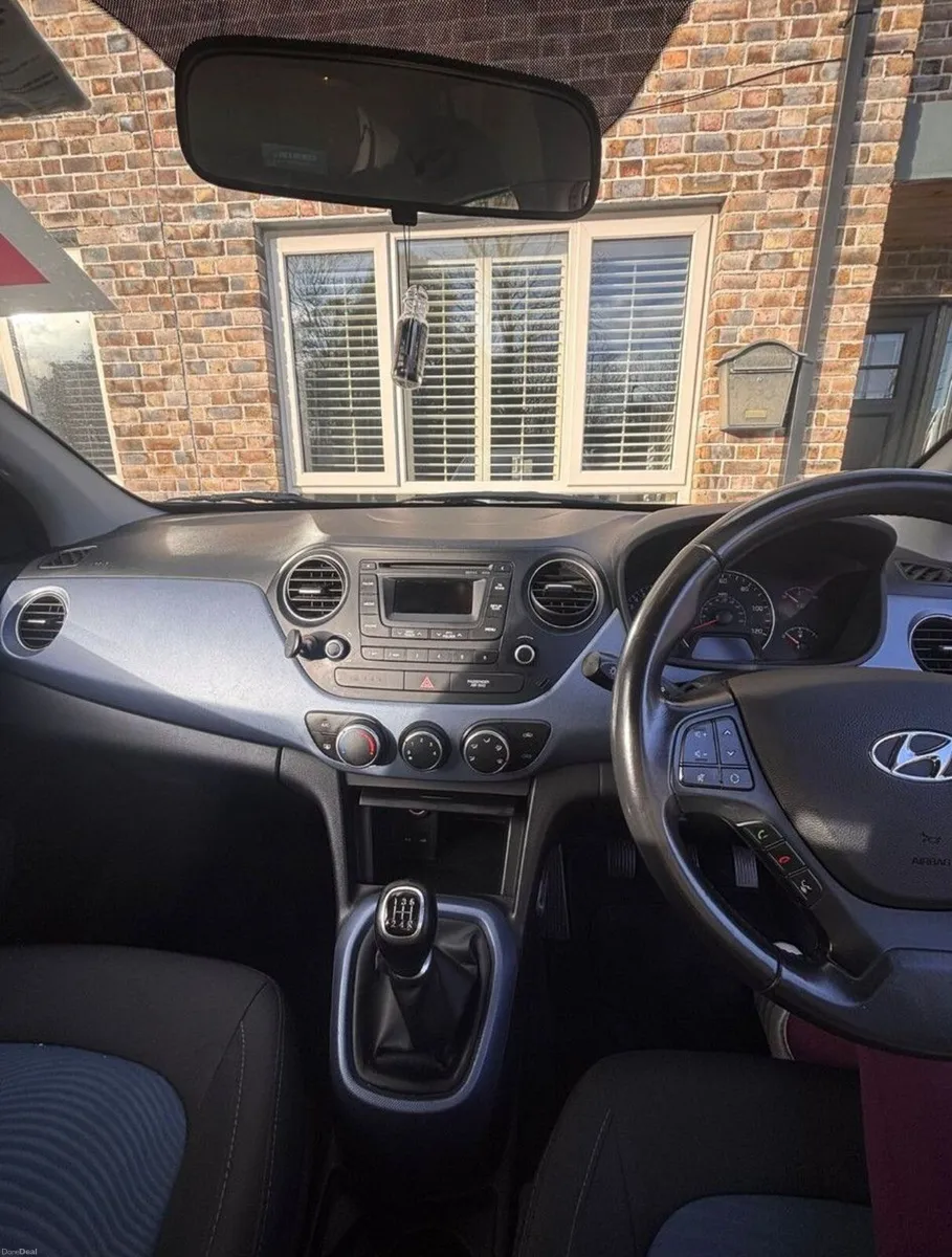 Hyundai i10 2015 - Image 2