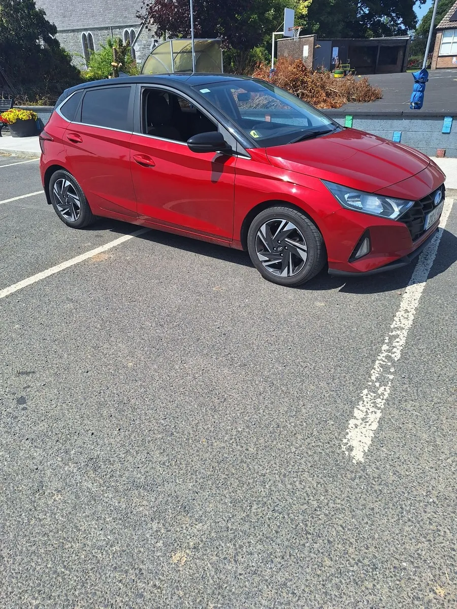 Hyundai i20 2021 two tone - Image 6