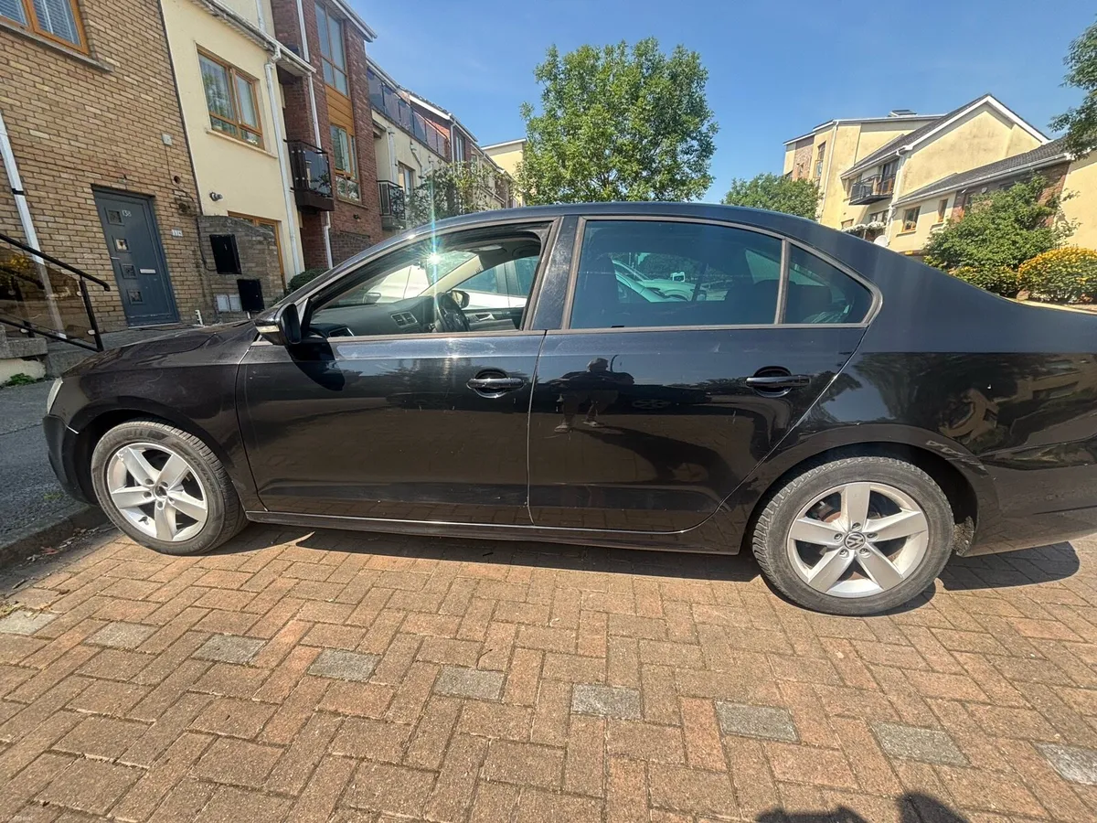 VW Jetta 2014 1.6TDI - Image 2