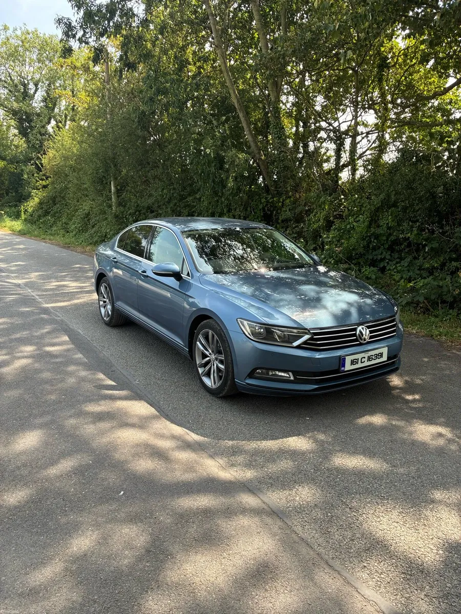 2016 Volkswagen Passat - Image 2