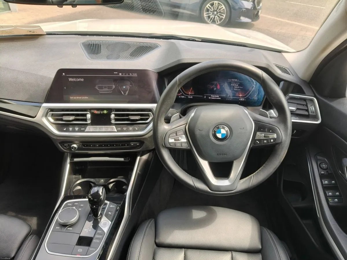 BMW 3-Series 320d SE Saloon - Image 4