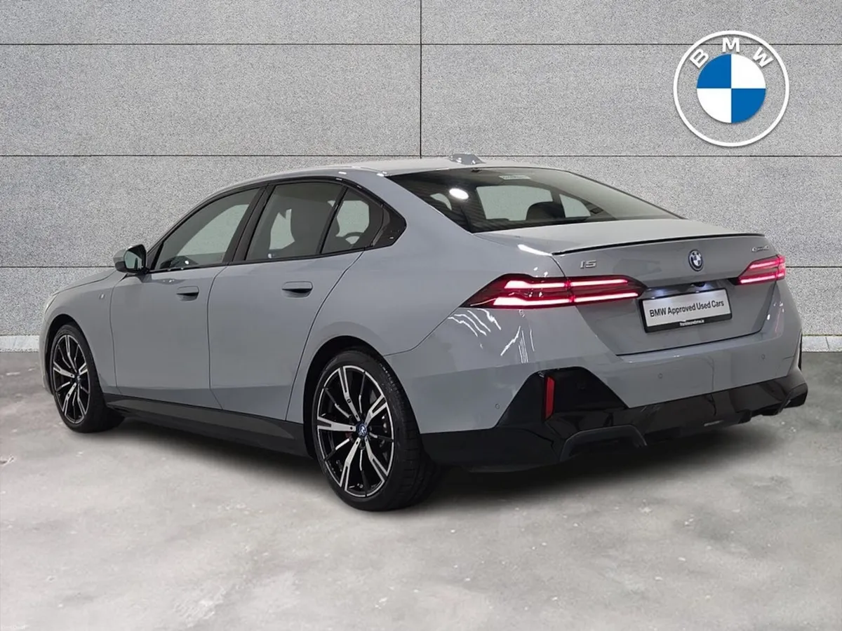 BMW i5 eDrive40 M Sport Pro Saloon - Image 3