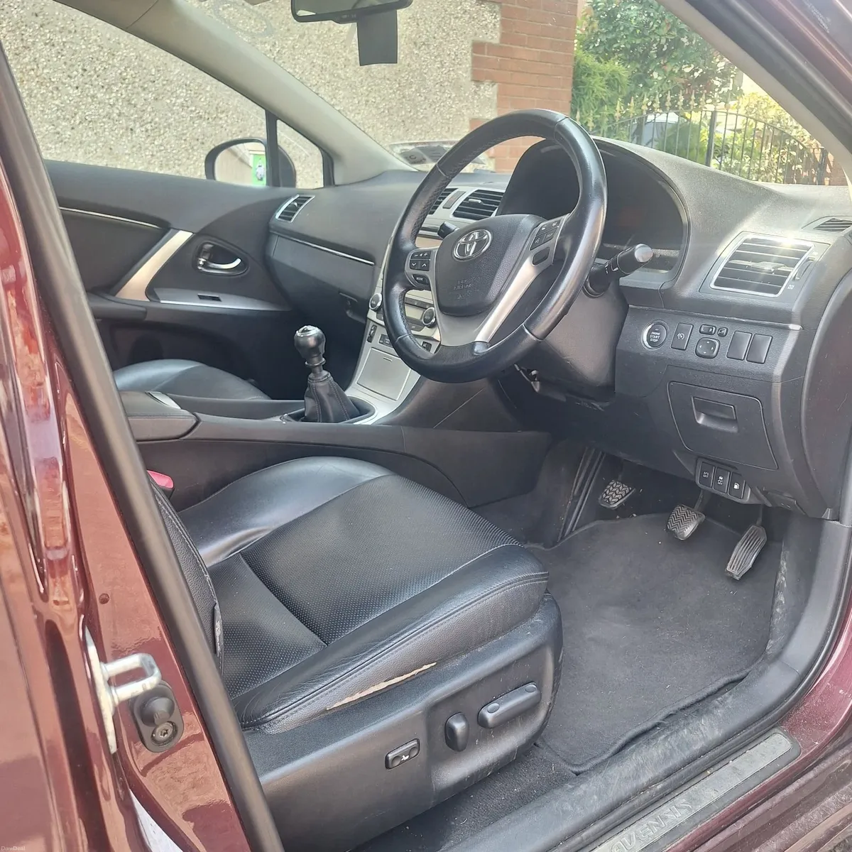 Toyota Avensis 2013 - Image 4
