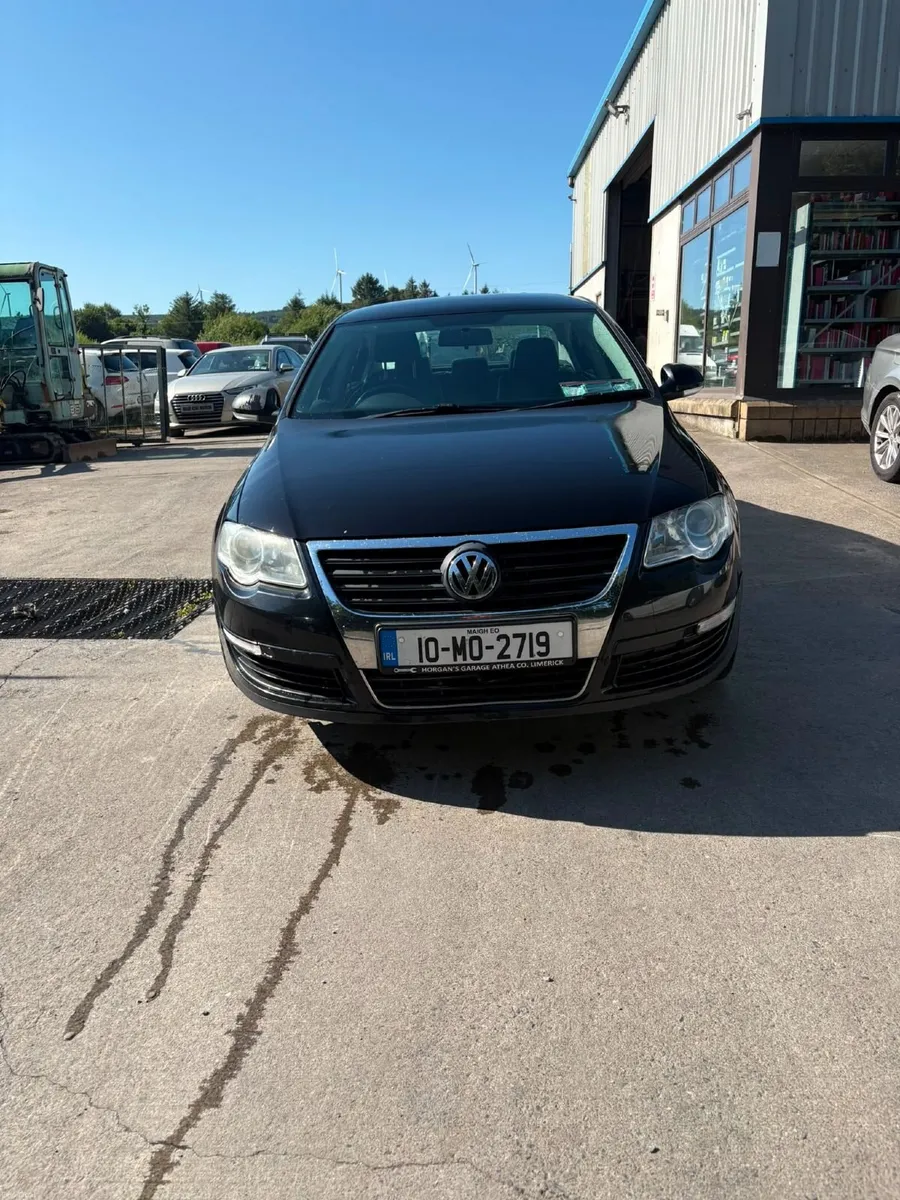 Volkswagen Passat 2010 - Image 5
