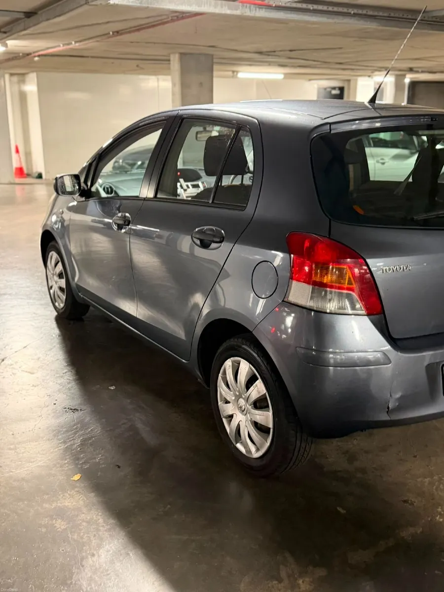 Toyota Yaris 2009 - Image 3