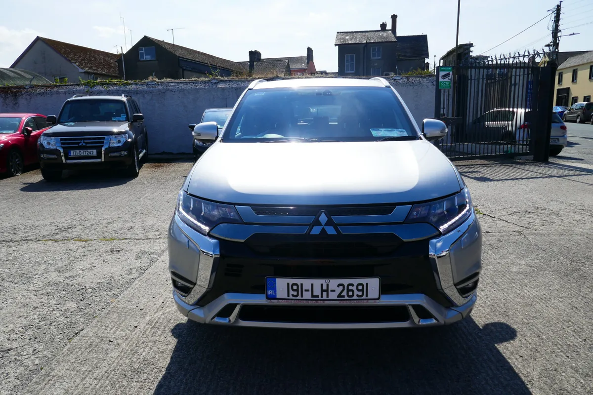 191, MITSUBISHI OUTLANDER 2.4 4H PHEV 221BHP 5 5DR - Image 4