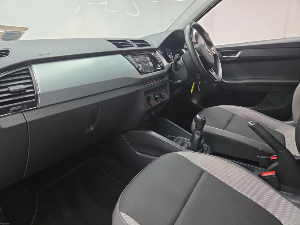Skoda Fabia  1.0 MPI SE 5DR - Image 4