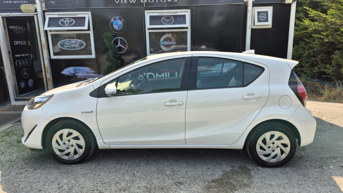 Toyota Aqua 1.5 Automatic 2019 - Image 5